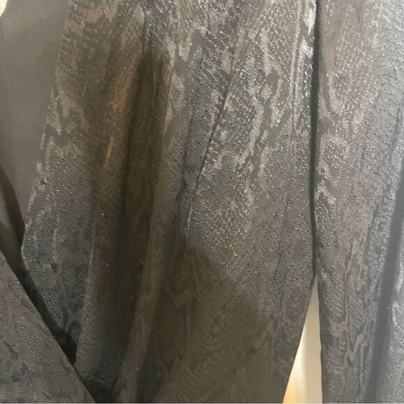 Krisa Black Long Sleeve High Low Surplice Dress Sz. XS New (missing button) - Picture 7 of 9